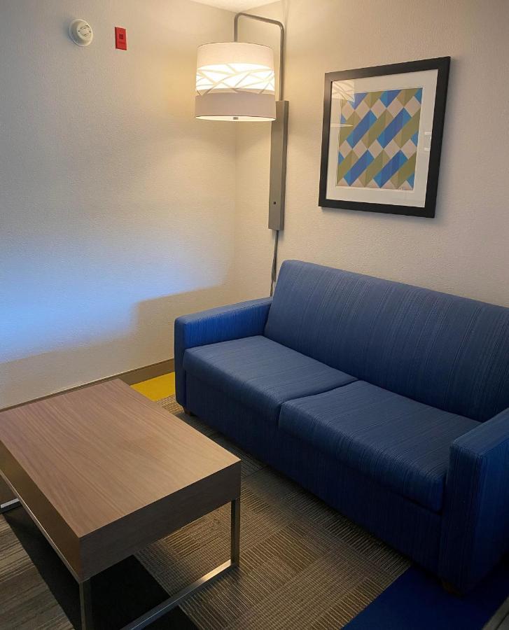 Holiday Inn Express & Suites Columbia-I-26 @ Harbison Blvd By Ihg ภายนอก รูปภาพ