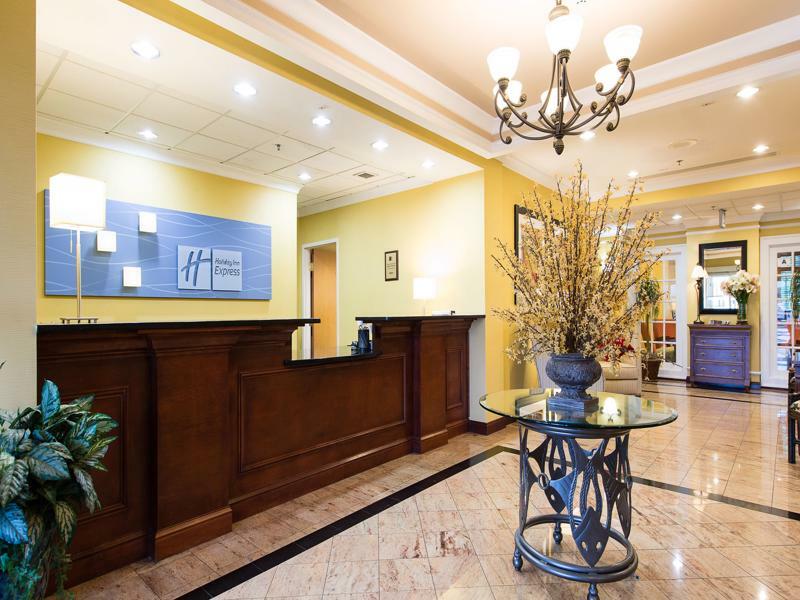 Holiday Inn Express & Suites Columbia-I-26 @ Harbison Blvd By Ihg ภายนอก รูปภาพ