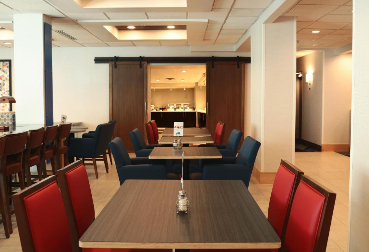 Holiday Inn Express & Suites Columbia-I-26 @ Harbison Blvd By Ihg ภายนอก รูปภาพ