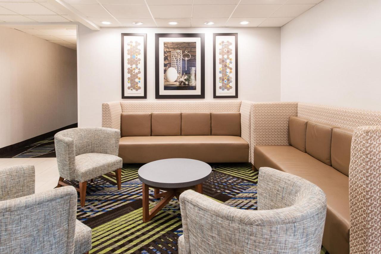 Holiday Inn Express & Suites Columbia-I-26 @ Harbison Blvd By Ihg ภายนอก รูปภาพ